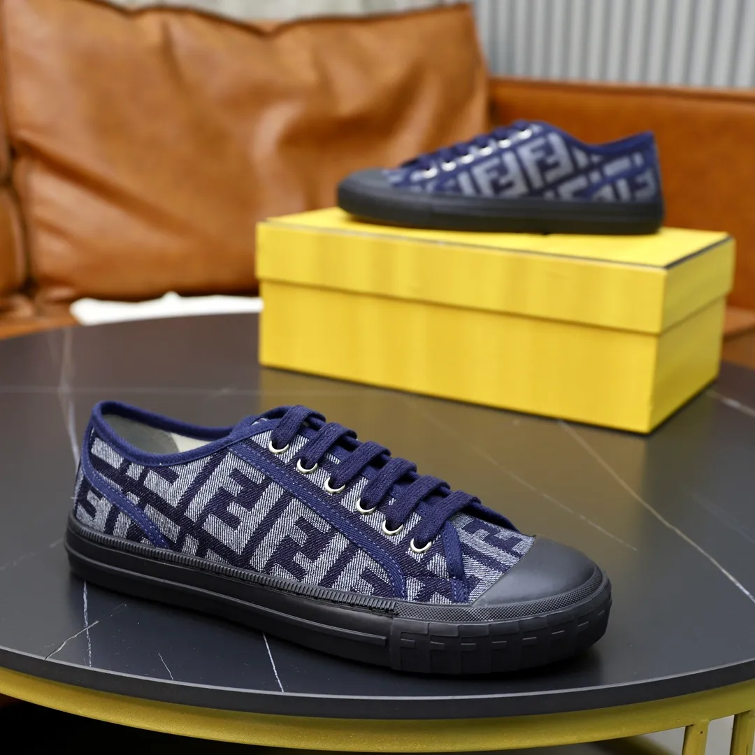 Factory price: 480 original order (couple model) Brand: FENDI Fendi 🙅‍♂️🙅‍♂️🙅‍♂️ Size: Female 35–40, Male 39-44 (45 can be customized) Grade: Official website genuine Material: Imported original LoGO fabric upper Original comfortable lining TPU wear-resistant lightweight outsole Style category: Loafers New trendy shoes Color: actual picture color